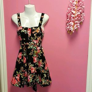 IXA 🌷🌷 Floral Dress with Tie At Back Size S